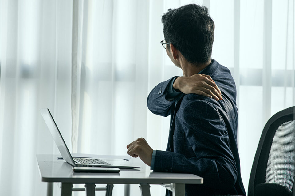 Ont mellan skulderbladen